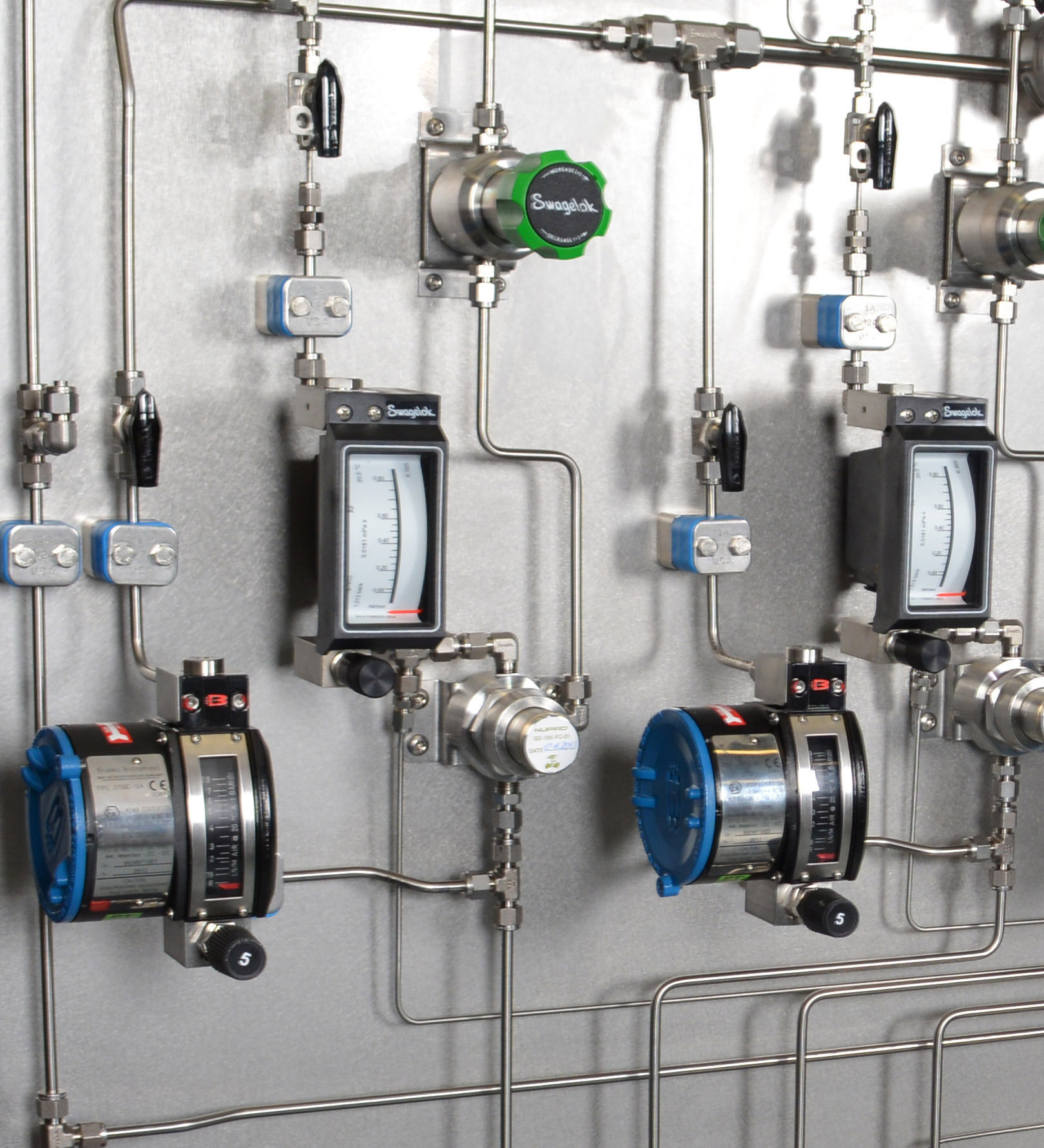 管道工程中安裝氣體香蕉视频成人版的功能